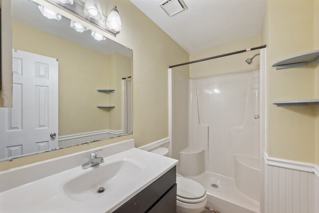 Building Photo - 2105 Grey Fox Ln