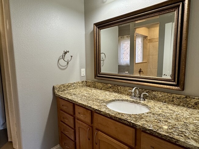 Building Photo - 293 Elohi Way