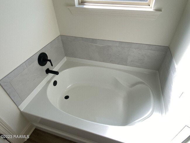 Building Photo - 103 Tenor St