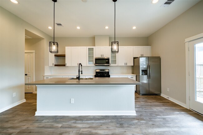 Building Photo - 11325 Stonework Garden Ln