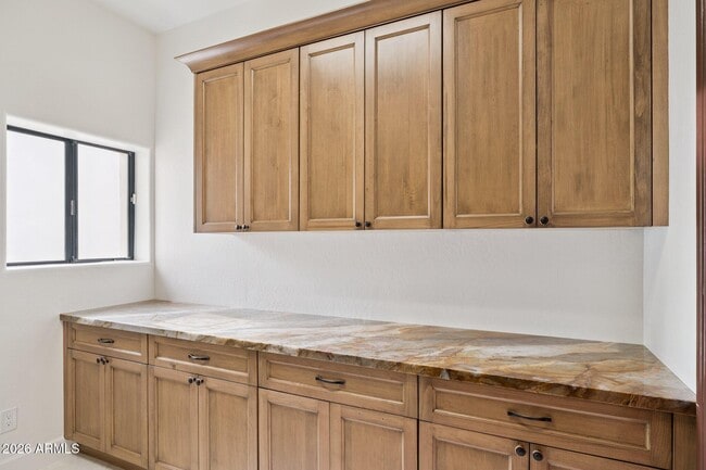 Building Photo - 8303 N 61st Pl