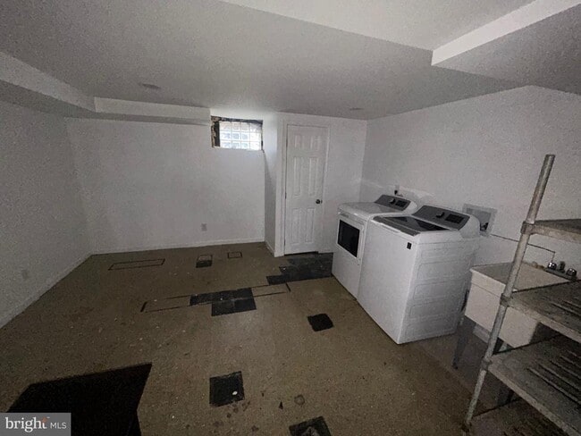 Building Photo - 4655 Benson St