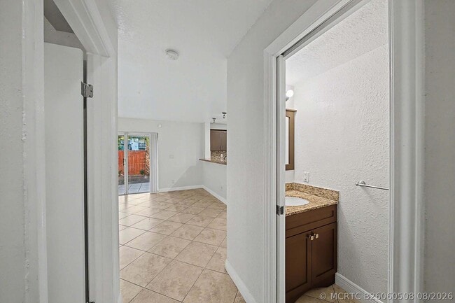 Building Photo - 5789 Woodland Point Dr