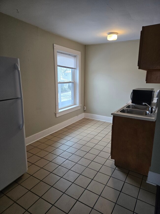 Building Photo - 720 Broad St