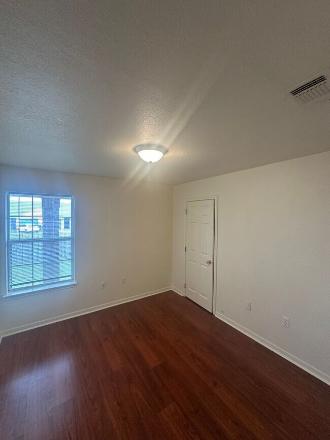 Building Photo - 3204 Baldwin Loop