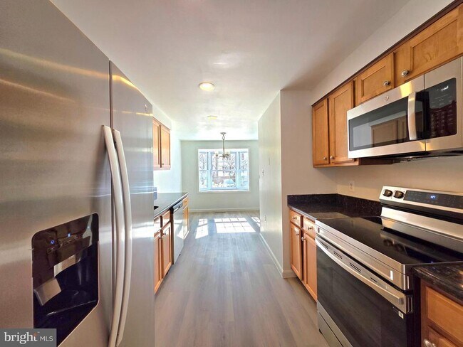 Building Photo - 2520 Doverhill Ct