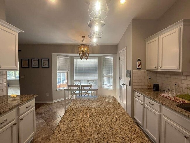 Building Photo - 4216 Shadow Ln