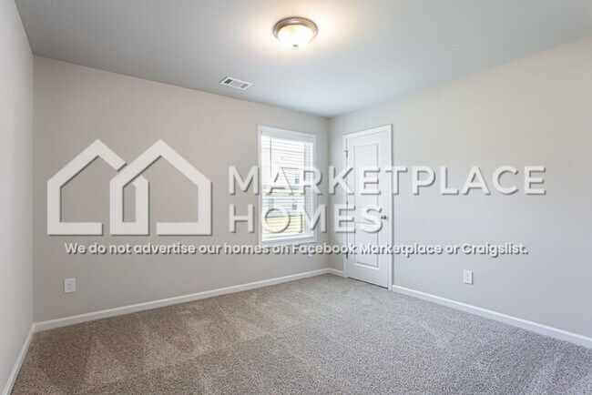 Building Photo - 211 Ww Carr Ave