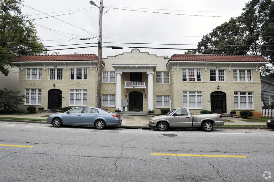 Primary Photo - Highland Manor