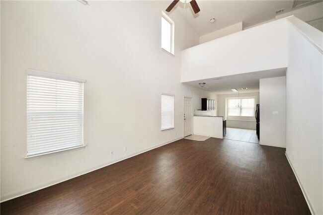 Building Photo - 1620 Bryant Dr