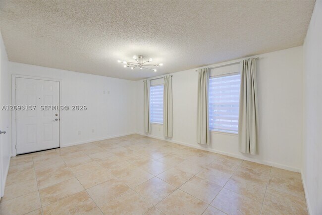 Building Photo - 1020 Crystal C
