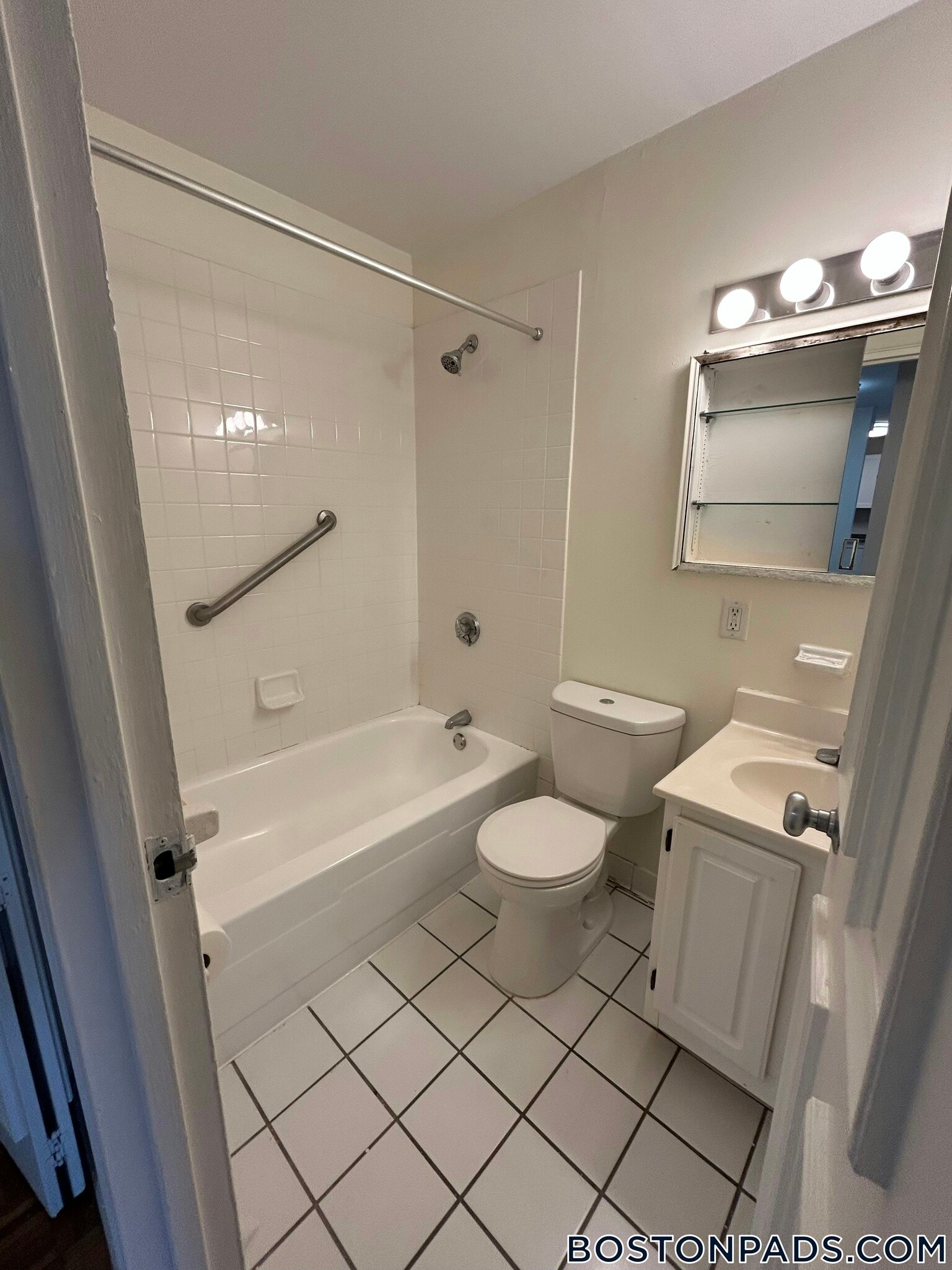 Building Photo - 185 Freeman St