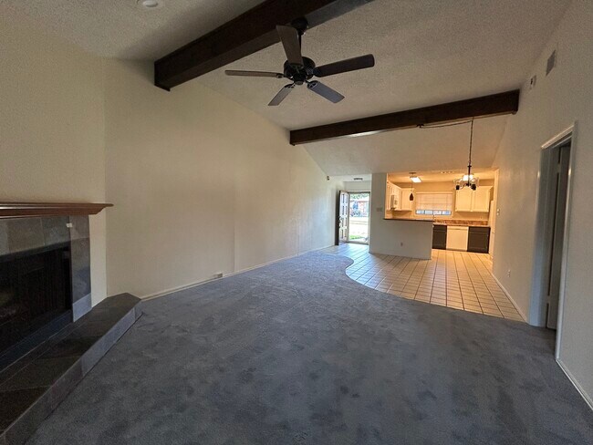 Building Photo - 2320 Aquaduct Dr
