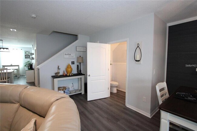 Building Photo - 404 Arbor Lakes Dr