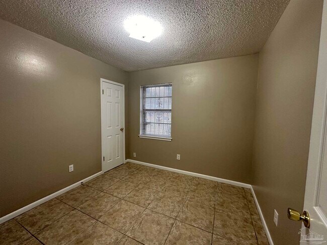 Building Photo - 2810 Donley St