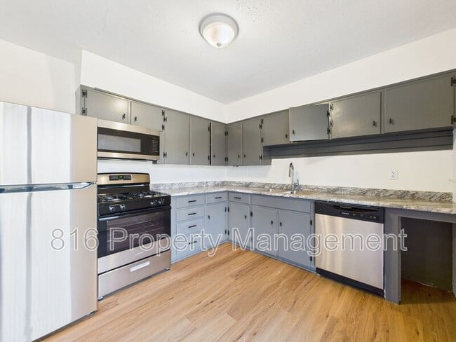 Building Photo - 6202 E 150th Terrace