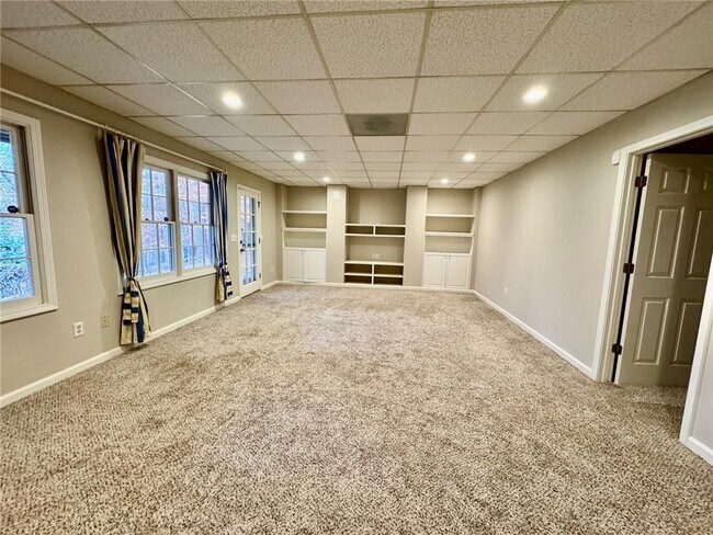 Building Photo - 5450 Heathridge Terrace