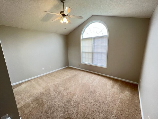 Building Photo - Large 3 bedroom home near downtown Raleigh!