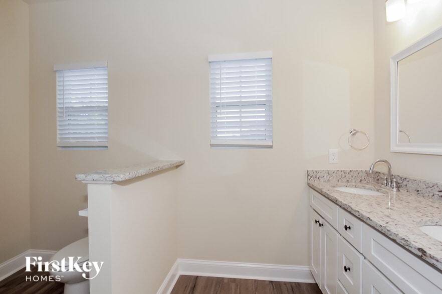 Building Photo - 5109 Tuckaseegee Rd