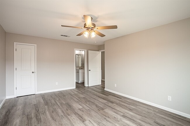 Building Photo - 972 Park Meadow Dr