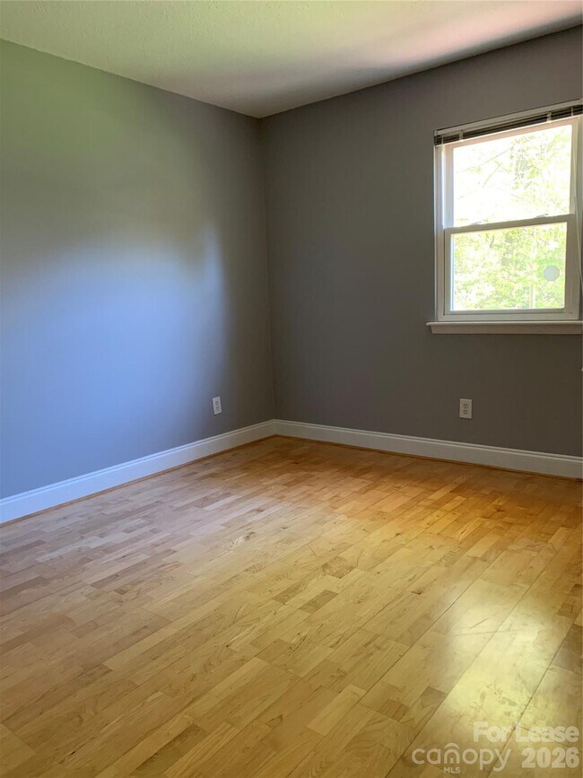 Building Photo - 3282 Heathstead Place