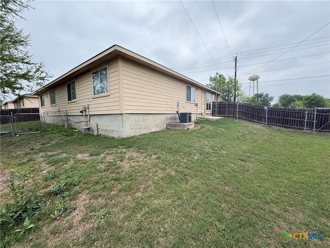 Building Photo - 2774 FM1044