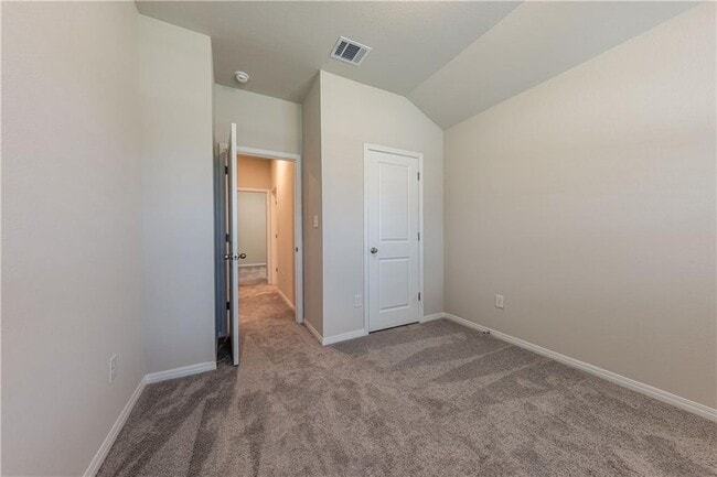 Building Photo - 13905 Heartland Dr