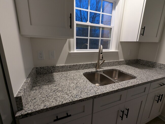 Building Photo - 4600 Chipoax Ave