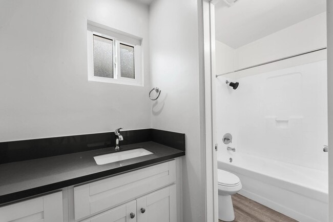 Building Photo - 1240 W 29th St