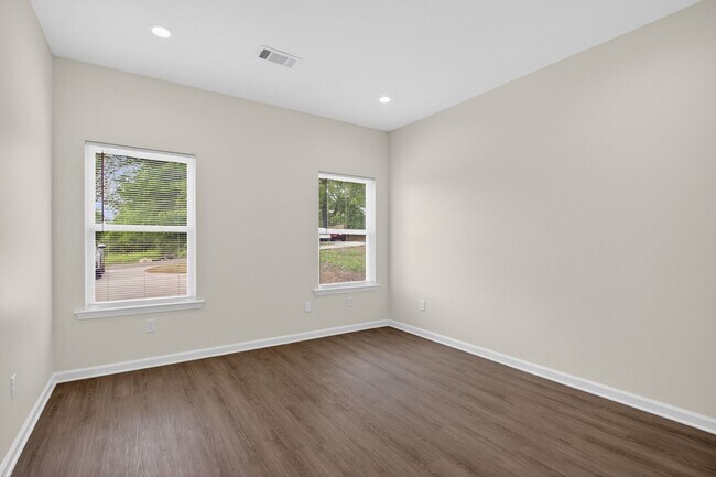 Building Photo - 3109 W 11th St