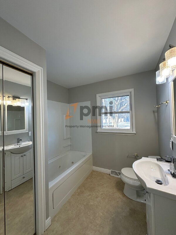 Building Photo - 1075 N 100 E