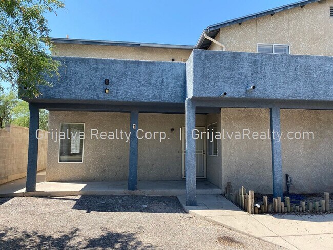 Primary Photo - 1010 E Elm St