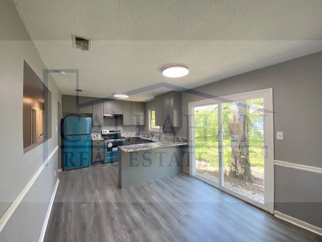 Building Photo - Updated Sherwood 3 Bedroom Home