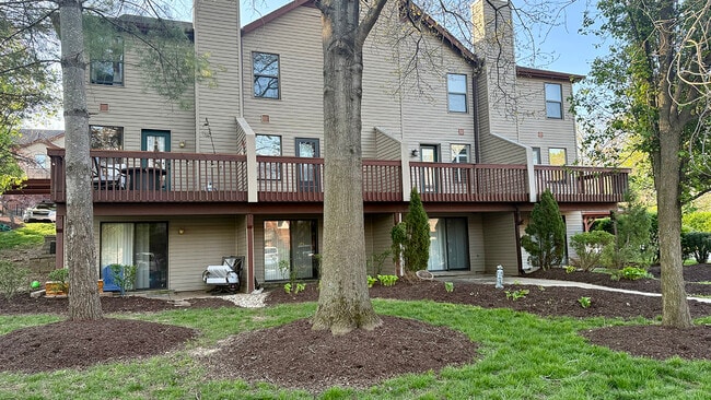 Building Photo - Chesterfield Village Townhomes