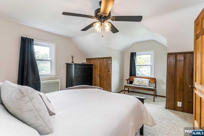 Building Photo - 354 Plaza