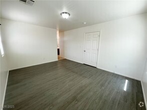 Building Photo - 1836 N Luna Alegre St