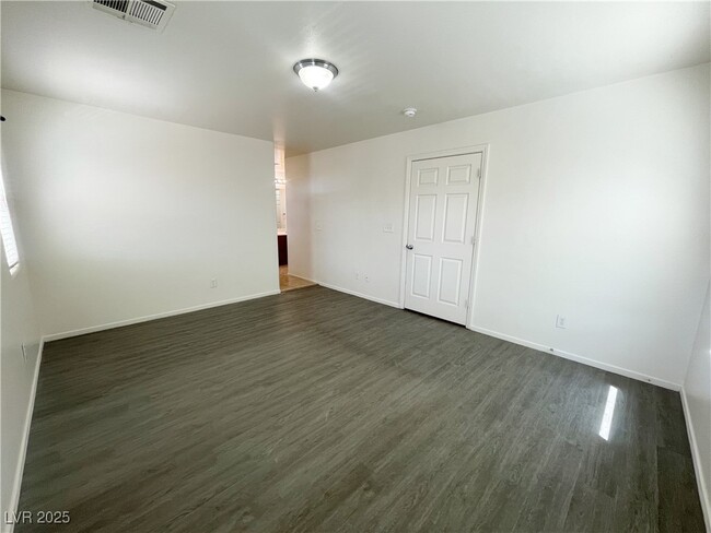 Primary Photo - 1836 N Luna Alegre St