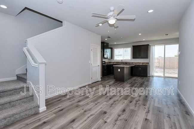 Building Photo - 5 Oak Manor Way