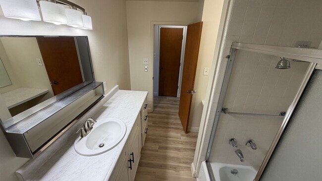 Building Photo - 1100 Harvard Wy