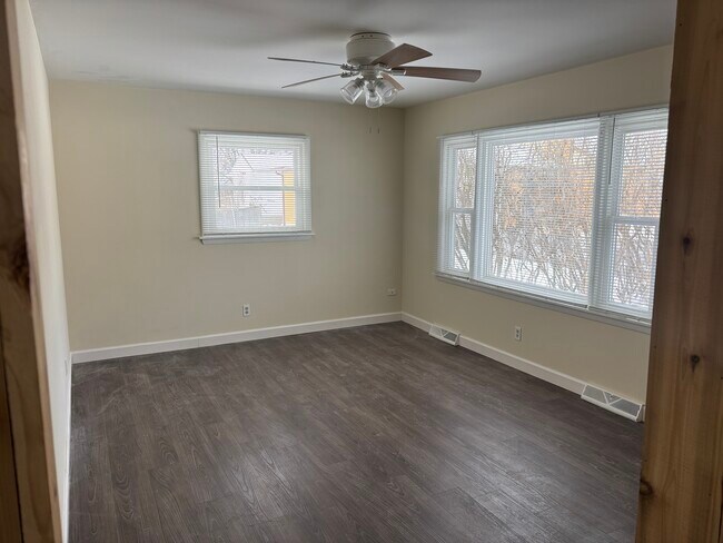 Building Photo - 103 Cherry St