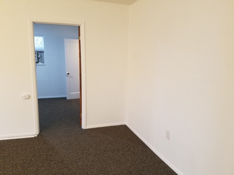 Building Photo - 100 Manning Pl