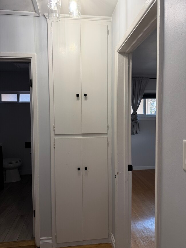 Building Photo - 409 N Park Ave