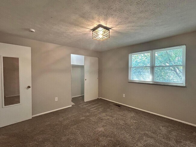 Building Photo - 2846 Avati Dr