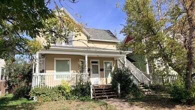 Building Photo - 710 E 20th St