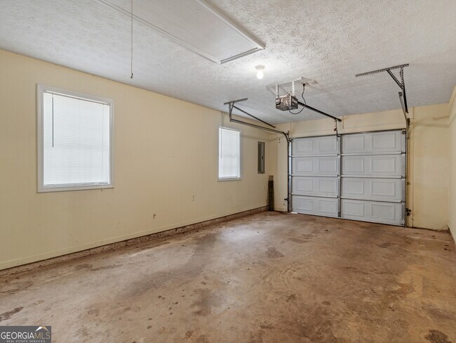 Building Photo - 520 Butler Bridge Dr