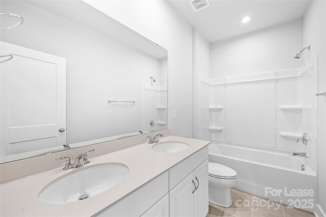 Building Photo - 9646 Munsing Dr