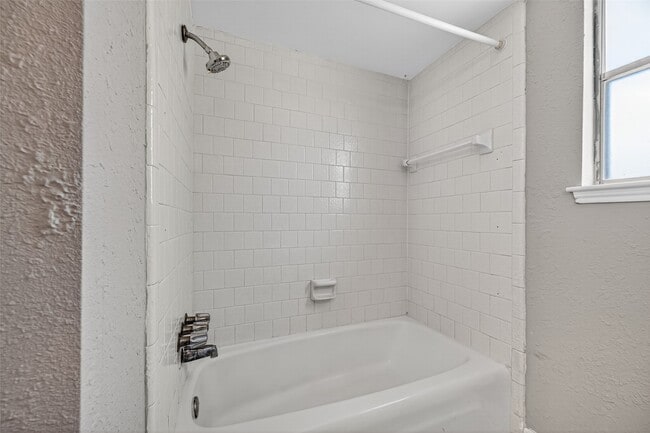 Building Photo - 5414 Spanish Oak Dr
