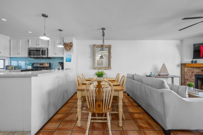 Building Photo - 733 Seacoast Dr