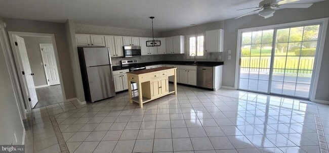 Building Photo - 23853 Neptunes Ct