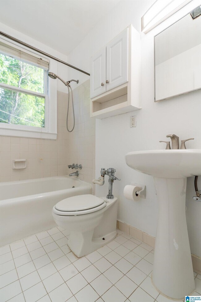 Building Photo - 3809 12th Ct S